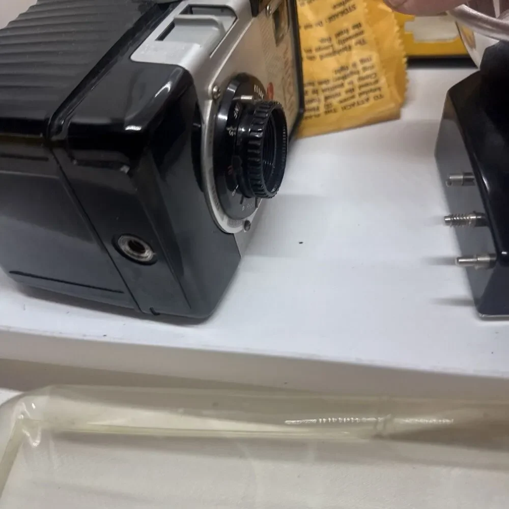 Vintage Kodak Brownie Bulls-Eye Flash Outfit Camera TESTED with Box